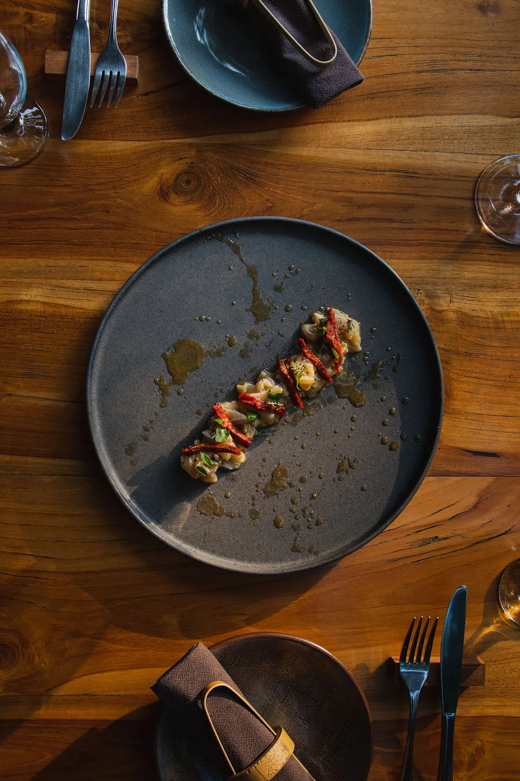 Ocumare — Tasting dish topdown